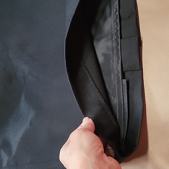 Untitled Size 1 Black Pencil Skirt, Back Zipper Closure, Exc. Used Condition - Picture 7 of 10